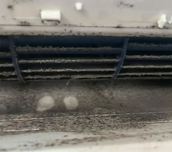 麒麟空调吹的风有股烧焦味是怎么回事